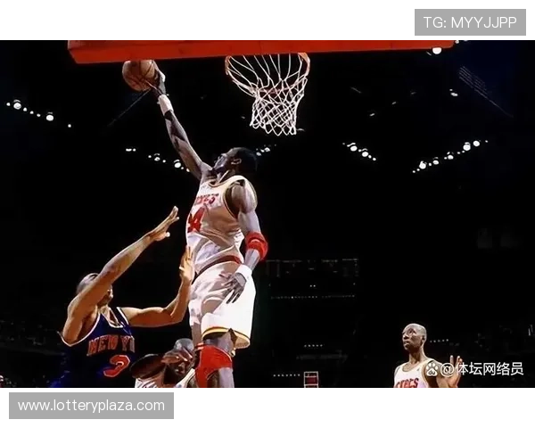 奥拉朱旺经典瞬间回顾:重温篮球传奇与无与伦比的技术艺术 奥拉朱旺经典瞬间回顾:重温篮球传奇与无与伦比的技术艺术